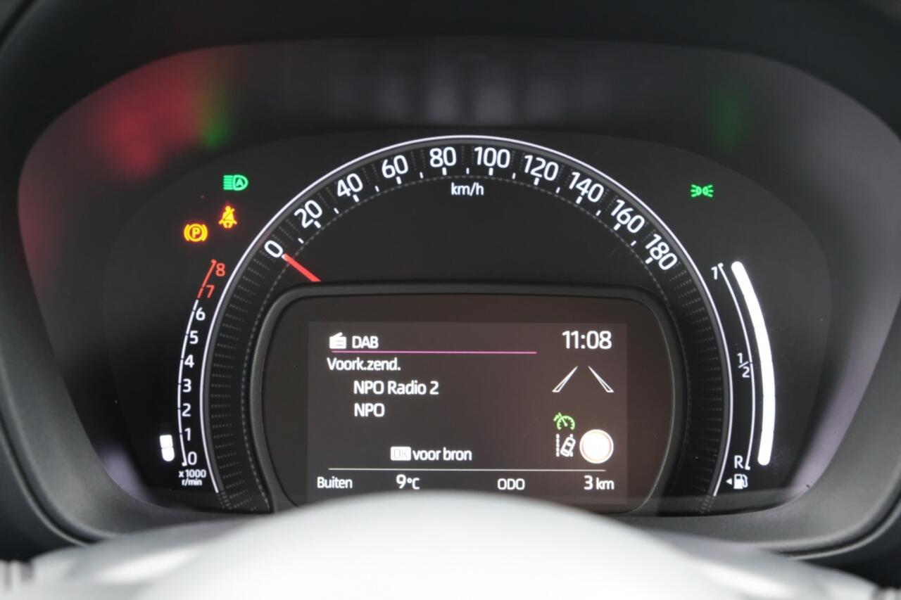 Toyota AYGO X 1.0 VVT-i 72PK MT JBL | JBL Premium Sound systeem | Achteruitrij