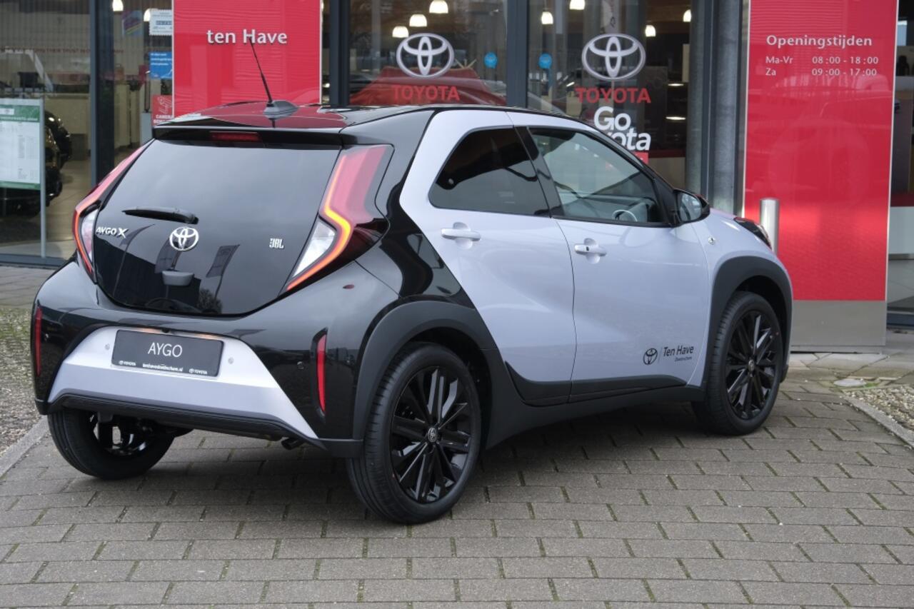 Toyota AYGO X 1.0 VVT-i 72PK MT JBL | JBL Premium Sound systeem | Achteruitrij