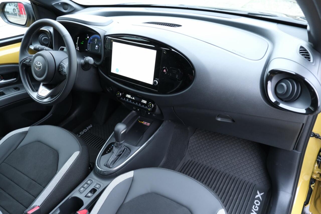 Toyota AYGO X Hybrid 115 GR Sport | JBL Premium Sound System | Apple Carplay /