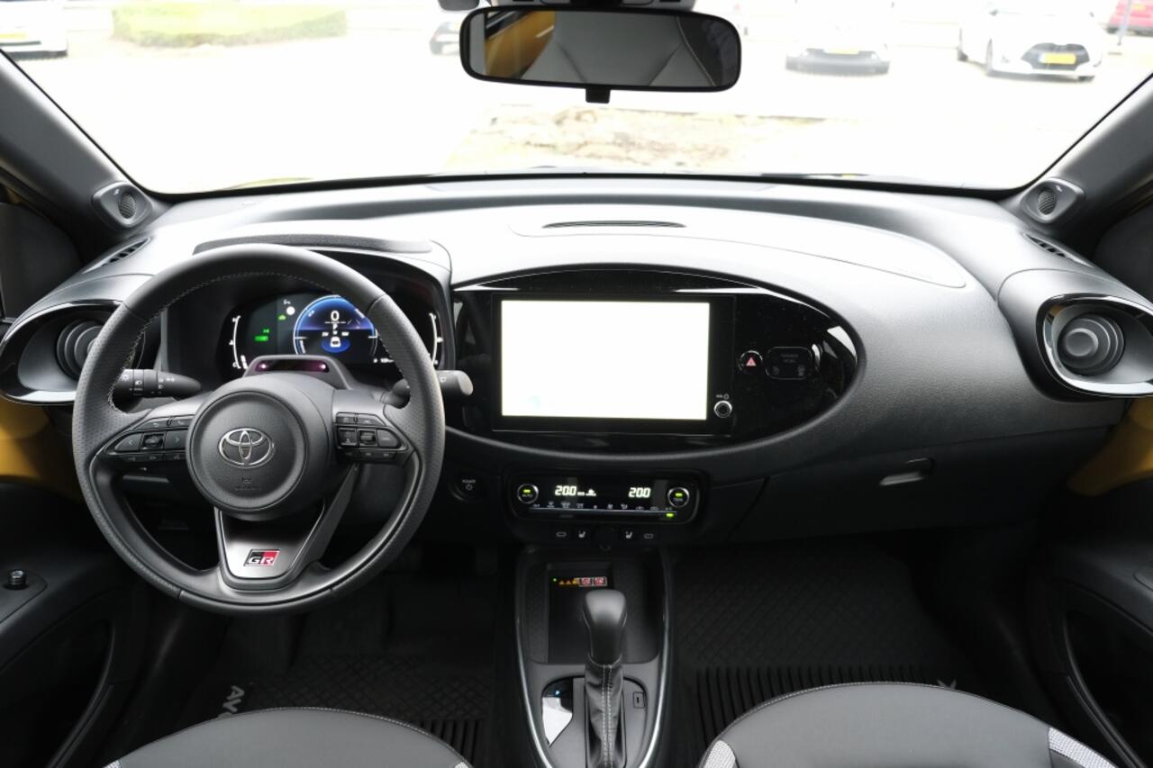 Toyota AYGO X Hybrid 115 GR Sport | JBL Premium Sound System | Apple Carplay /