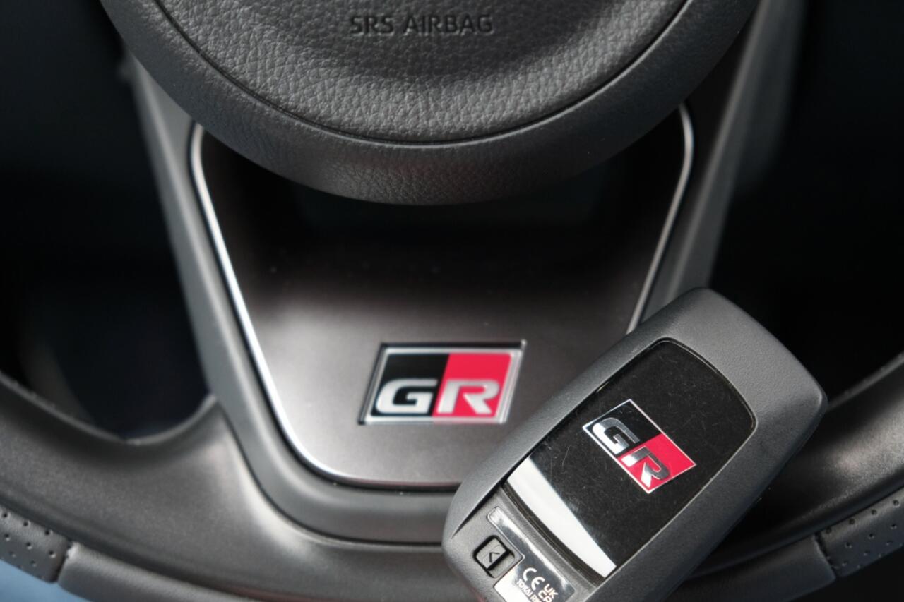 Toyota AYGO X Hybrid 115 GR Sport | JBL Premium Sound System | Apple Carplay /