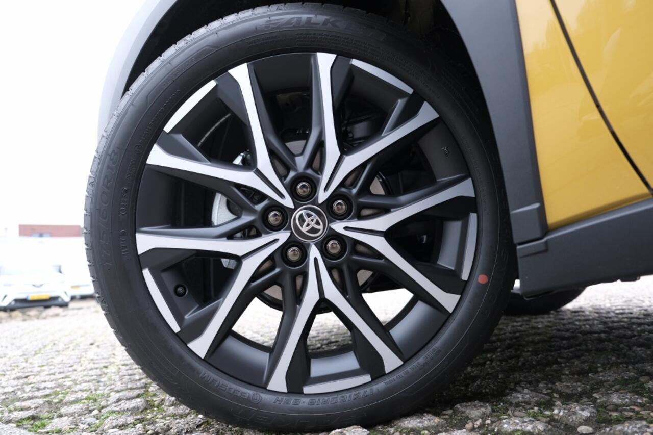 Toyota AYGO X Hybrid 115 GR Sport | JBL Premium Sound System | Apple Carplay /