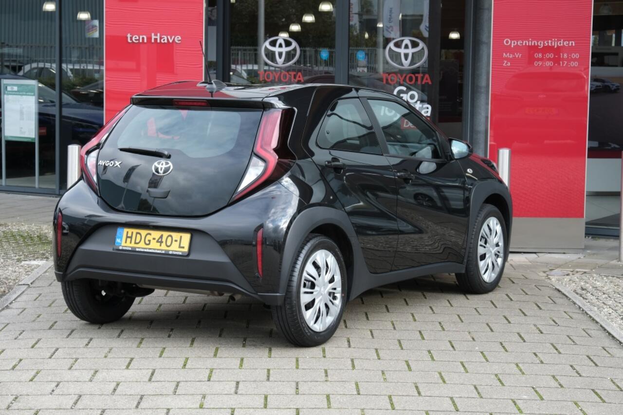 Toyota AYGO X 1.0 VVT-i MT Play | Achteruitrijcamera | Buitenspiegels elektris