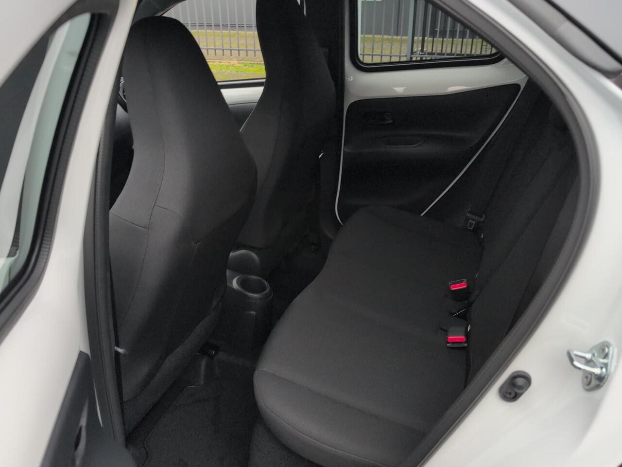 Toyota AYGO X 1.0 VVT-i MT Pulse | Apple CarPlay/Android auto | Achteruitrijcamera | Climate control