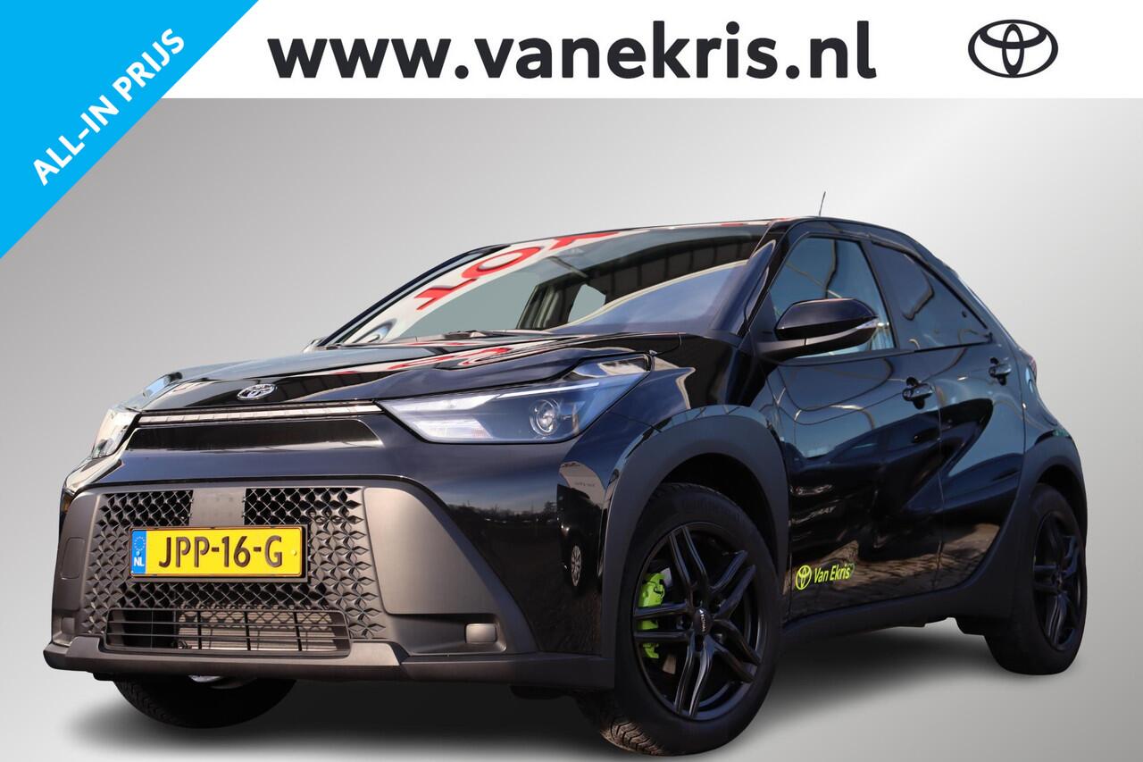 Toyota AYGO X Hybrid 115 play Green, Lm velgen, Getinte ramen, All season banden, Groene Remklauwen.