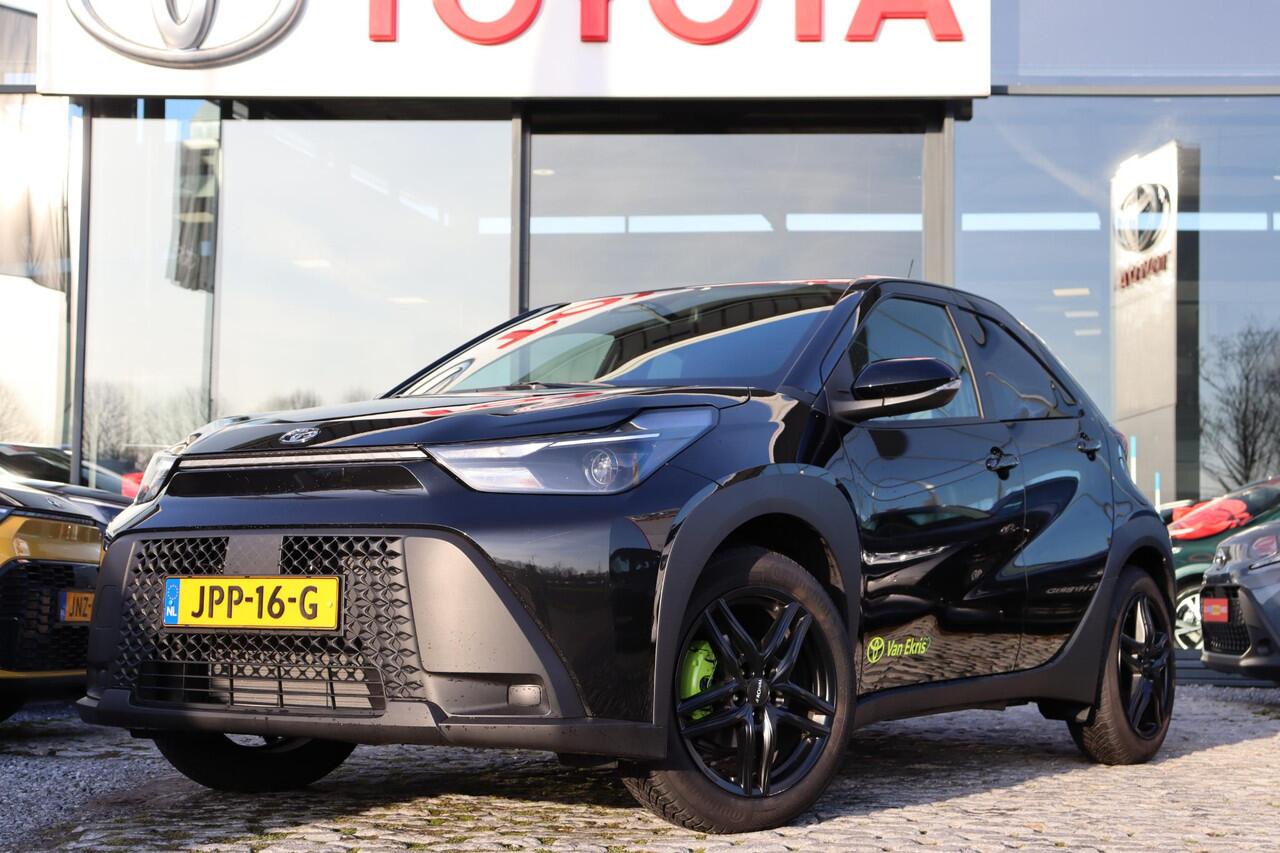 Toyota AYGO X Hybrid 115 play Green, Lm velgen, Getinte ramen, All season banden, Groene Remklauwen.