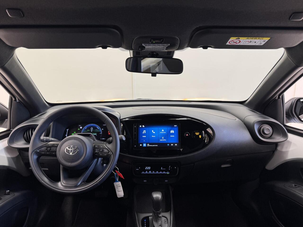 Toyota AYGO X Hybrid 115 play