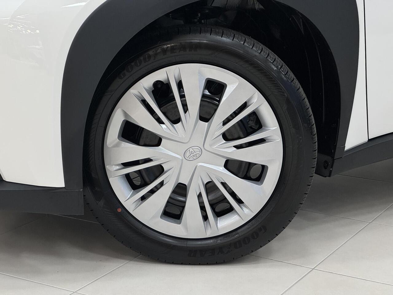 Toyota AYGO X Hybrid 115 play