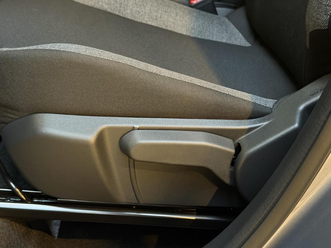 Toyota AYGO X 1.0 VVT-i MT Play