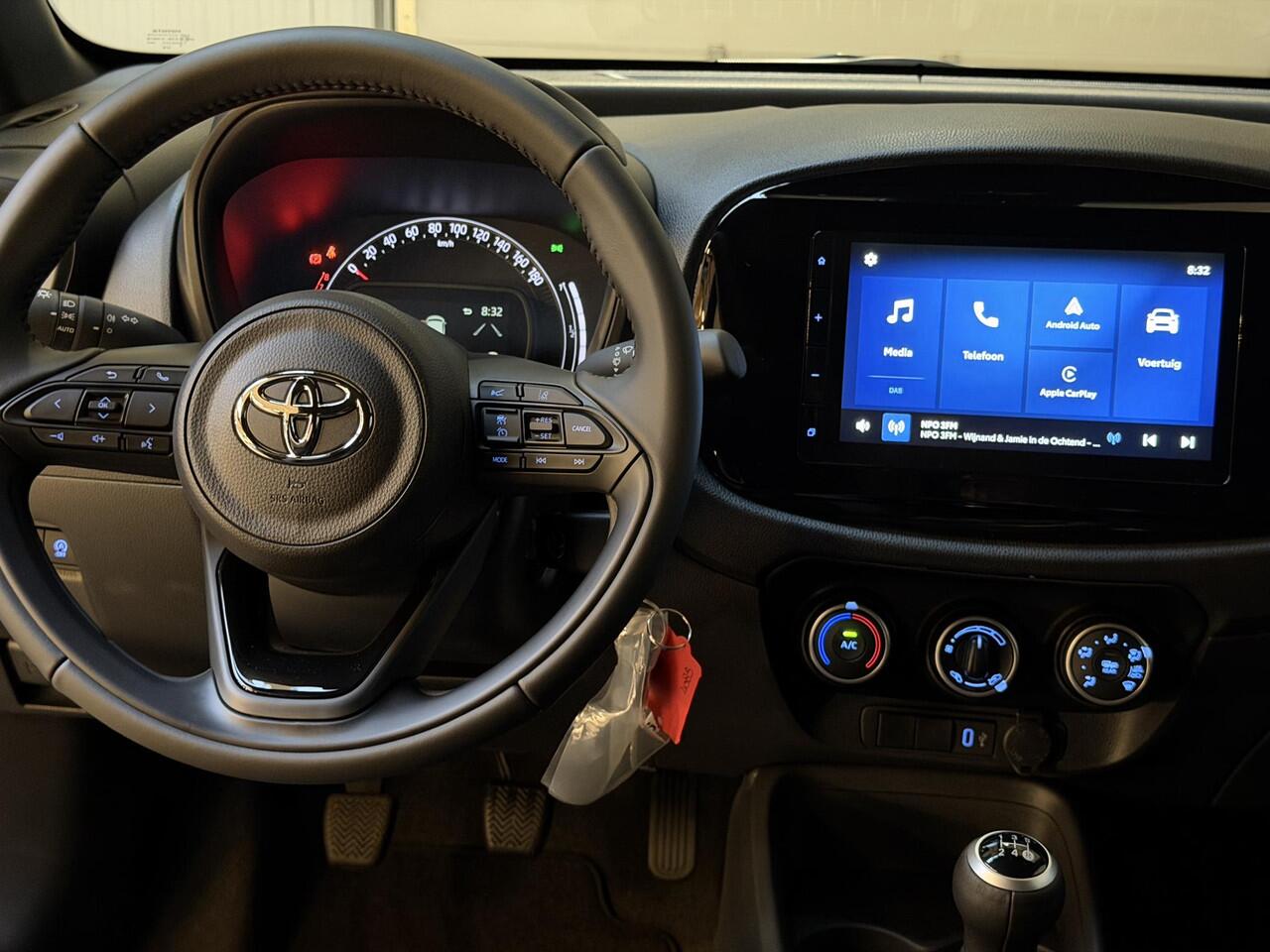 Toyota AYGO X 1.0 VVT-i MT Play