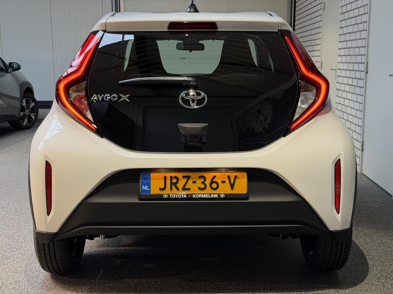 Toyota AYGO X 1.0 VVT-i MT Play