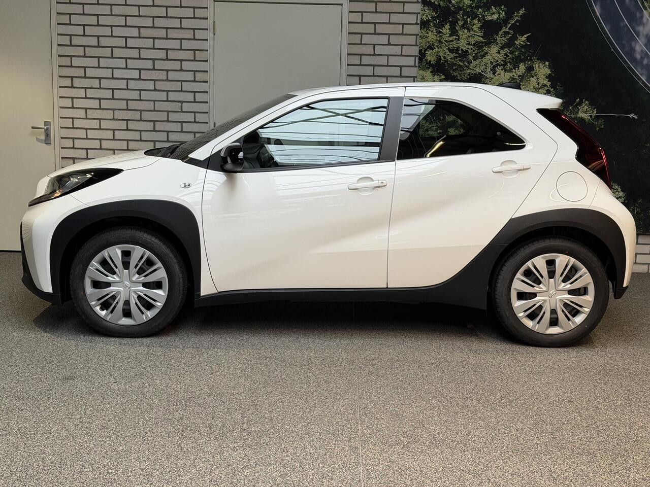 Toyota AYGO X 1.0 VVT-i MT Play