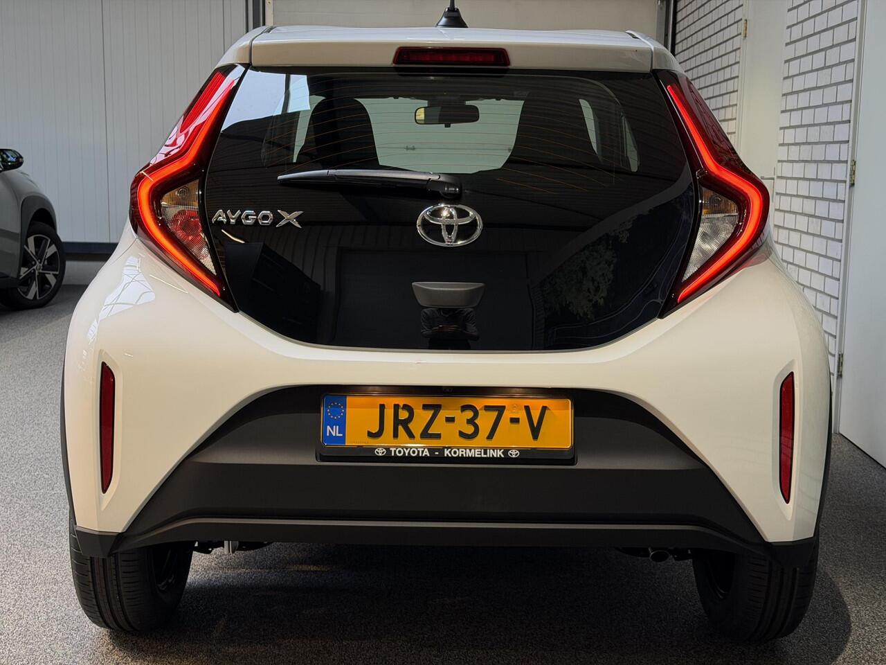 Toyota AYGO X 1.0 VVT-i MT Play