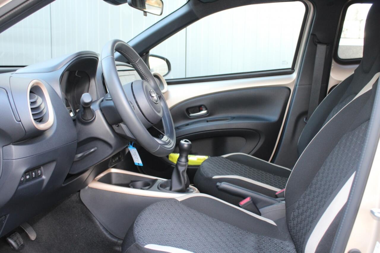 Toyota AYGO X 1.0 VVT-i MT Envy Camera / 17 inch wielen / Android / Apple