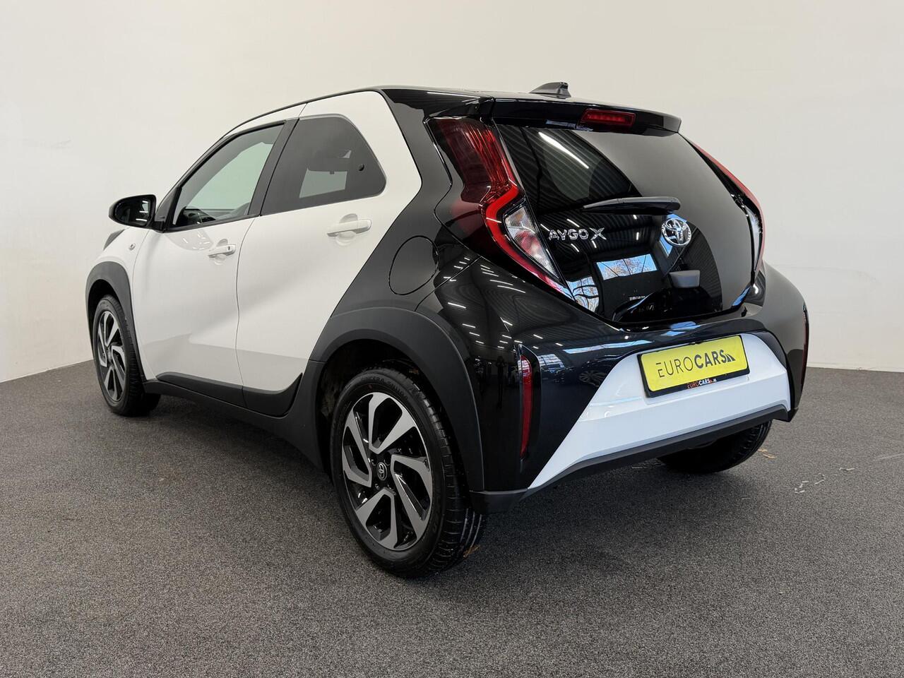 Toyota AYGO X 1.0 VVT-i Automaat Pulse | Navigatie | Apple Carplay/Android Auto | Camera | 17" Lichtmetalen Velgen | Climate Control | Adaptive Cruise Control | Two Tone