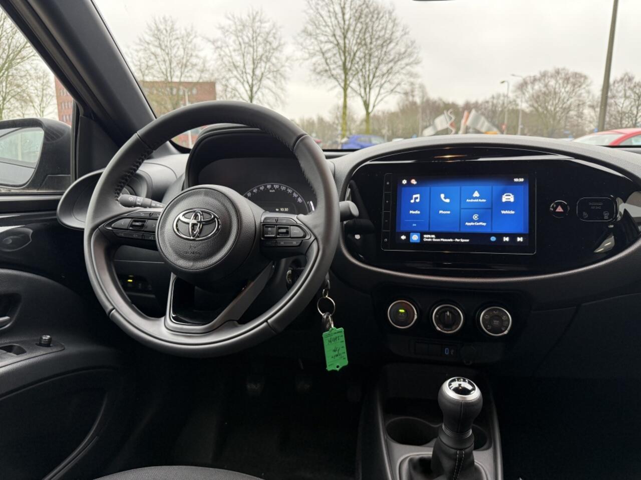 Toyota AYGO X 1.0 VVT-i MT Play