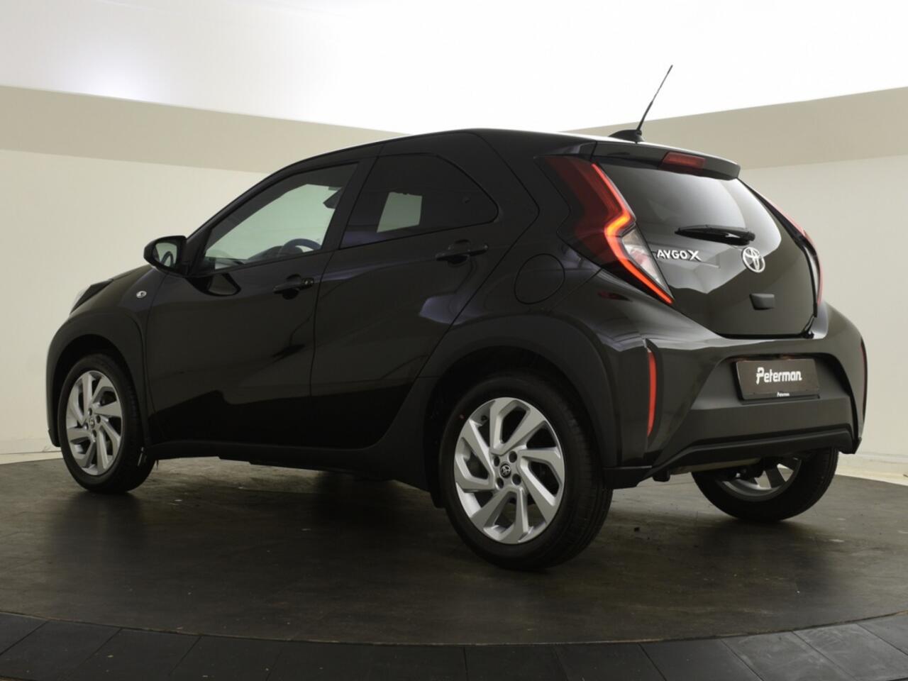 Toyota AYGO X 1.0 VVT-i MT Active Plus | Carplay | Verwarmde stoelen | DAB