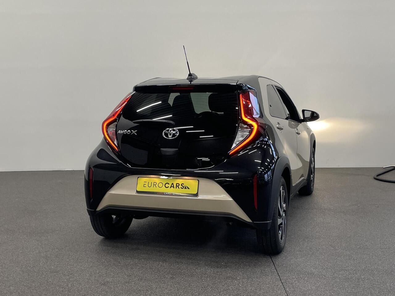 Toyota AYGO X 1.0 VVT-i Automaat Pulse | Navigatie | Apple Carplay/Android Auto | Camera | 17" Lichtmetalen Velgen | Climate Control | Adaptive Cruise Control | Two Tone