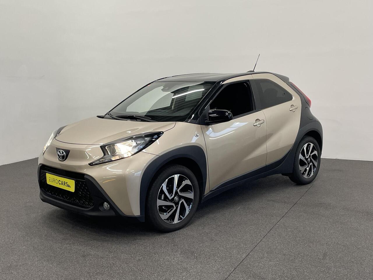 Toyota AYGO X 1.0 VVT-i Automaat Pulse | Navigatie | Apple Carplay/Android Auto | Camera | 17" Lichtmetalen Velgen | Climate Control | Adaptive Cruise Control | Two Tone