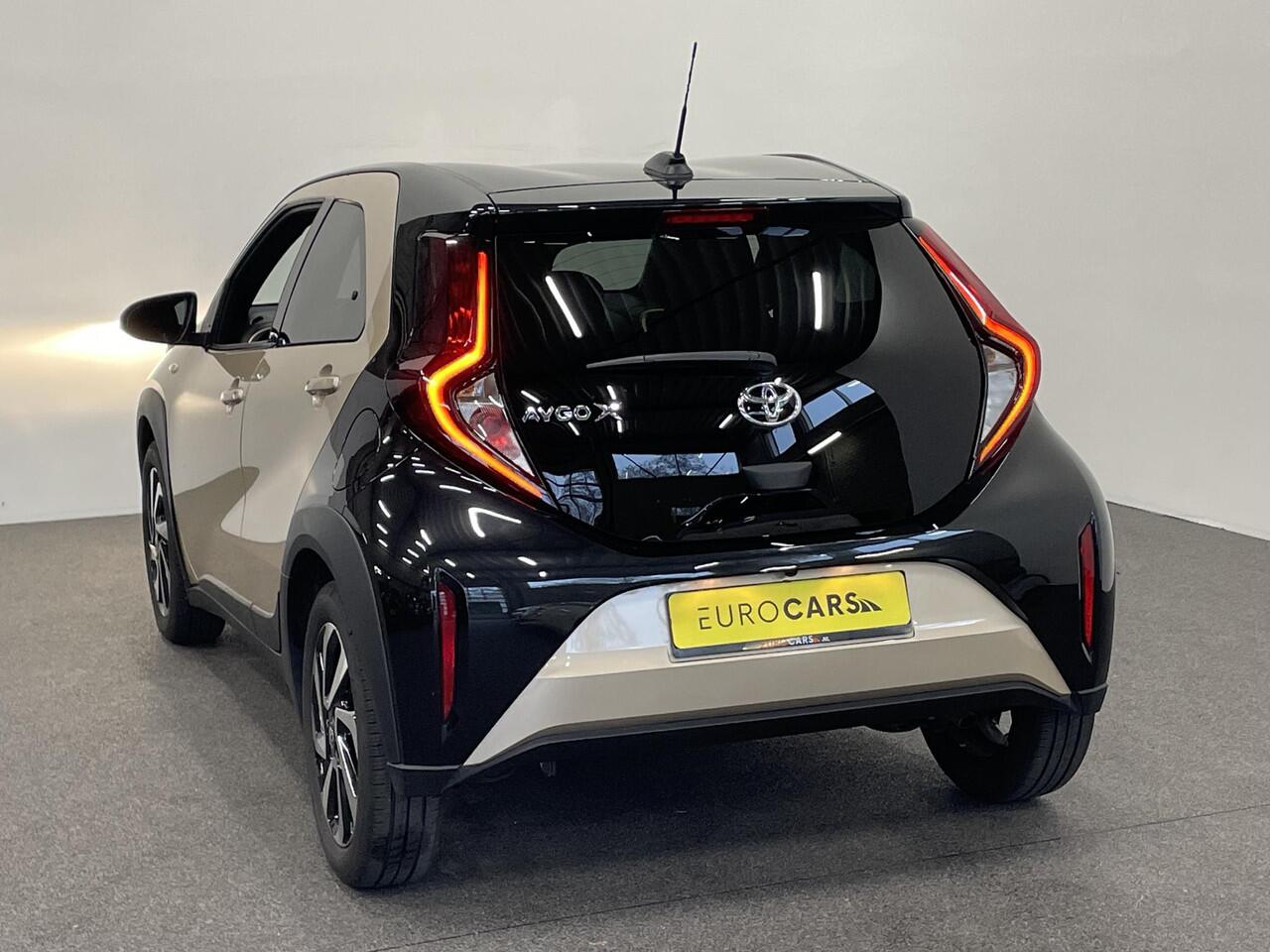 Toyota AYGO X 1.0 VVT-i Automaat Pulse | Navigatie | Apple Carplay/Android Auto | Camera | 17" Lichtmetalen Velgen | Climate Control | Adaptive Cruise Control | Two Tone