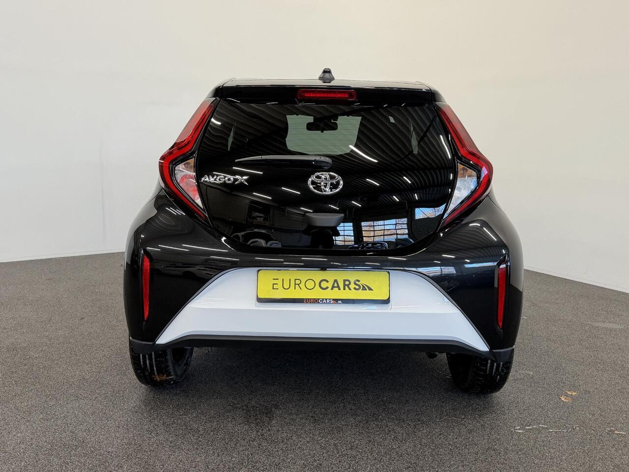 Toyota AYGO X 1.0 VVT-i Automaat Pulse | Navigatie | Apple Carplay/Android Auto | Camera | 17" Lichtmetalen Velgen | Climate Control | Adaptive Cruise Control | Two Tone