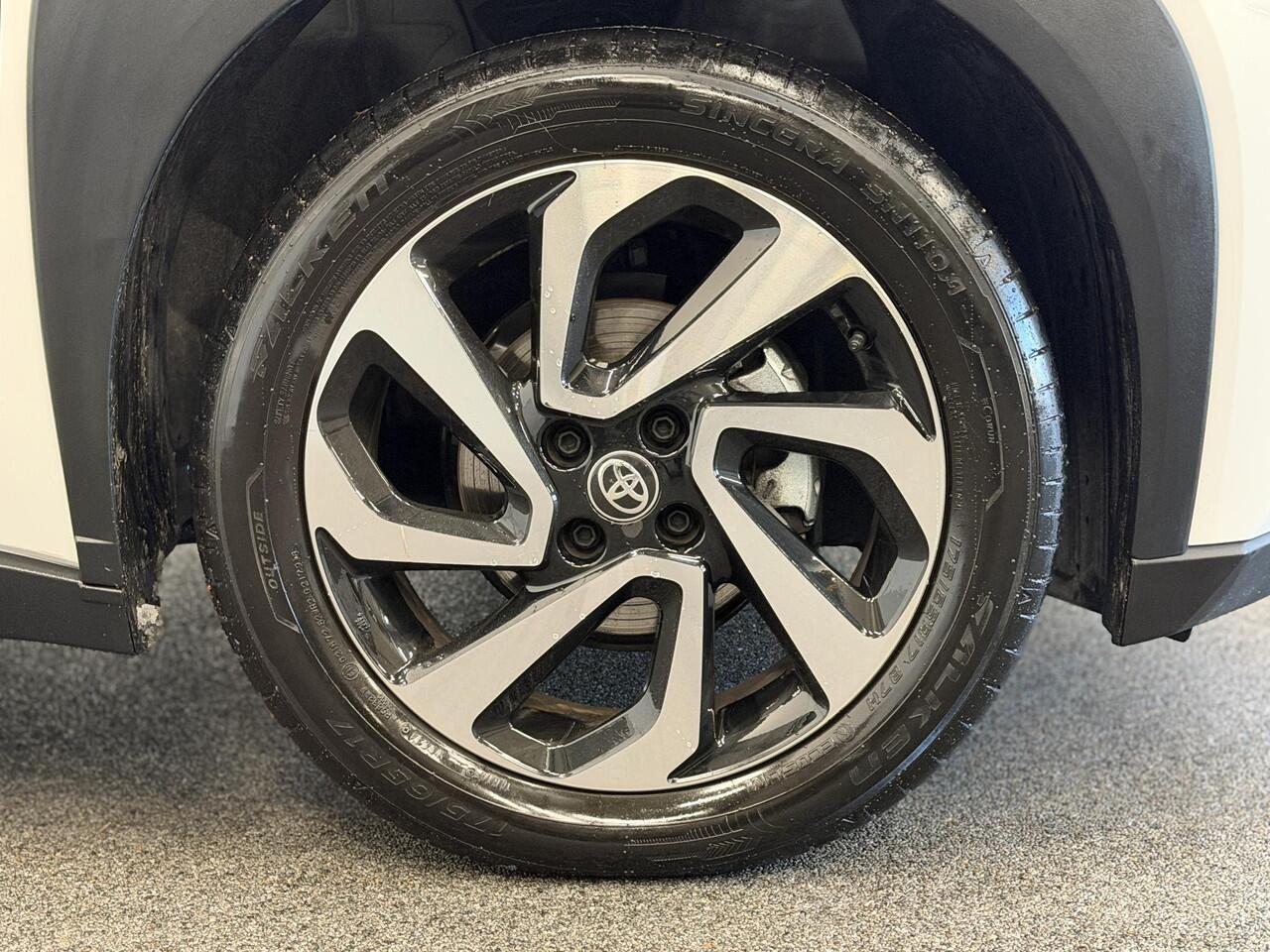 Toyota AYGO X 1.0 VVT-i Automaat Pulse | Navigatie | Apple Carplay/Android Auto | Camera | 17" Lichtmetalen Velgen | Climate Control | Adaptive Cruise Control | Two Tone