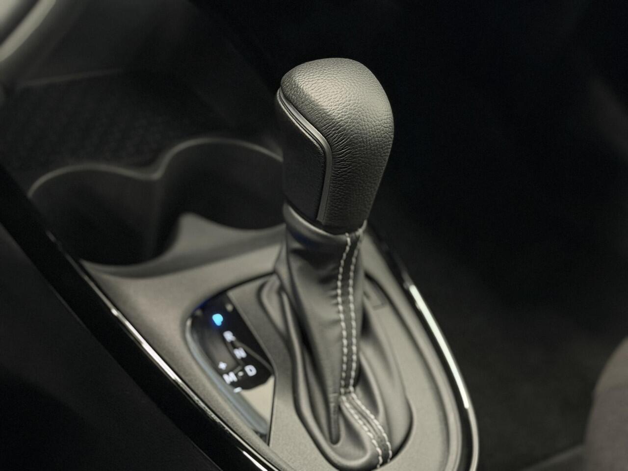 Toyota AYGO X 1.0 VVT-i Automaat Pulse | Navigatie | Apple Carplay/Android Auto | Camera | 17" Lichtmetalen Velgen | Climate Control | Adaptive Cruise Control | Two Tone