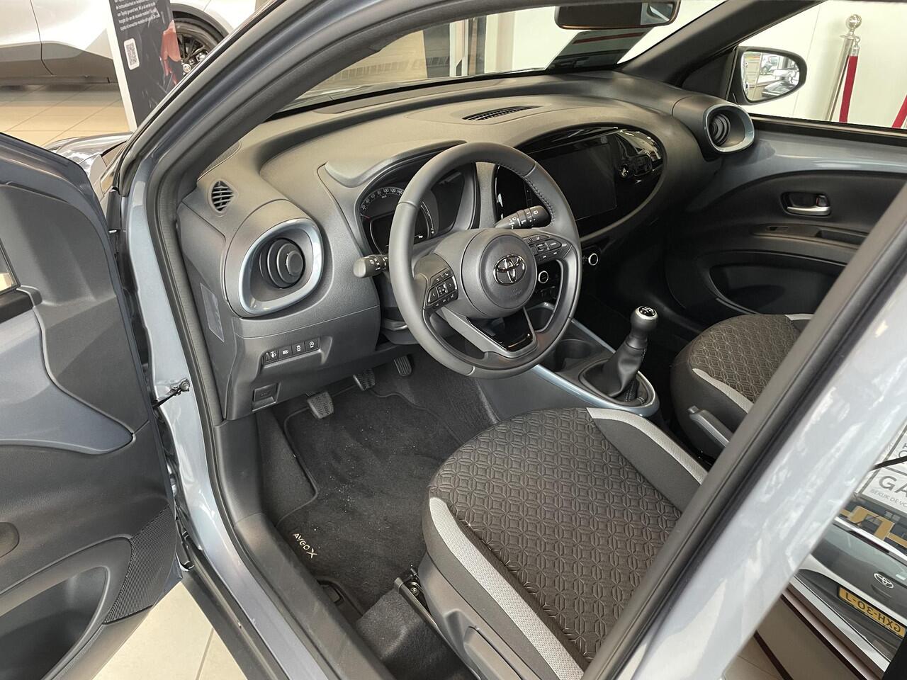 Toyota AYGO X 1.0 VVT-i MT Play Nieuw geregistreerd, direct leverbaar, 5 KM