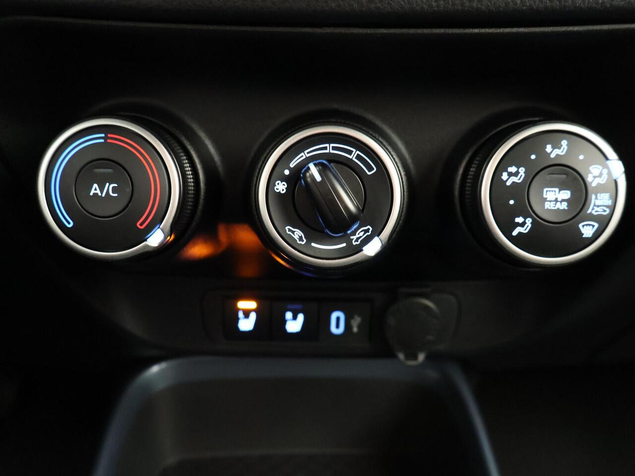 Toyota AYGO X 1.0 VVT-i MT Pulse Bi-Tone | Apple Carplay & AndroidAUTO | Stoelverwarming | Camera |