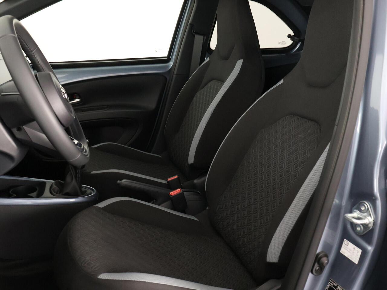 Toyota AYGO X 1.0 VVT-i MT Pulse Bi-Tone | Apple Carplay & AndroidAUTO | Stoelverwarming | Camera |