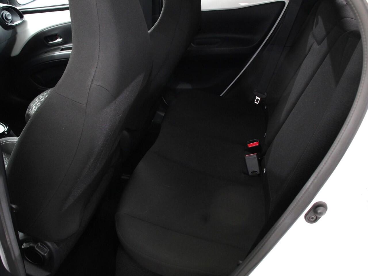 Toyota AYGO X 1.0 VVT-i S-CVT Automaat Trend | Navigatie | Apple Carplay/Android Auto | Climate Control | Cruise Control Adaptive | 17"Lichtmetalen velgen | Camera