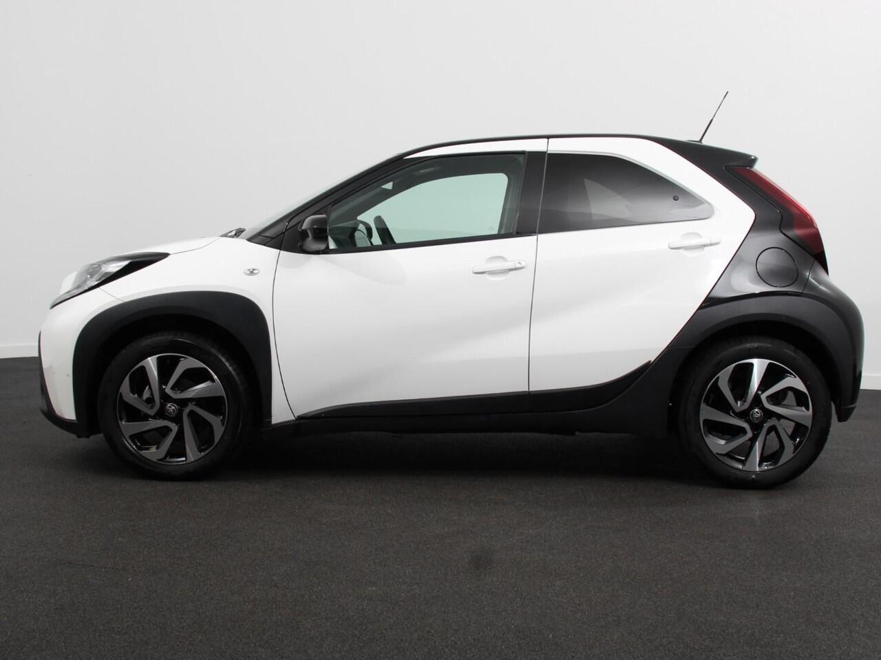 Toyota AYGO X 1.0 VVT-i S-CVT Automaat Trend | Navigatie | Apple Carplay/Android Auto | Climate Control | Cruise Control Adaptive | 17"Lichtmetalen velgen | Camera