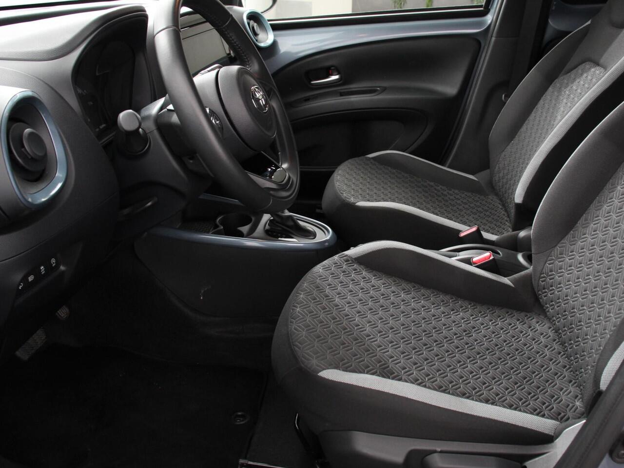 Toyota AYGO X 1.0 VVT-i S-CVT Automaat Trend | Navigatie | Apple Carplay/Android Auto | Climate Control | Cruise Control Adaptive | 17"Lichtmetalen velgen | Camera