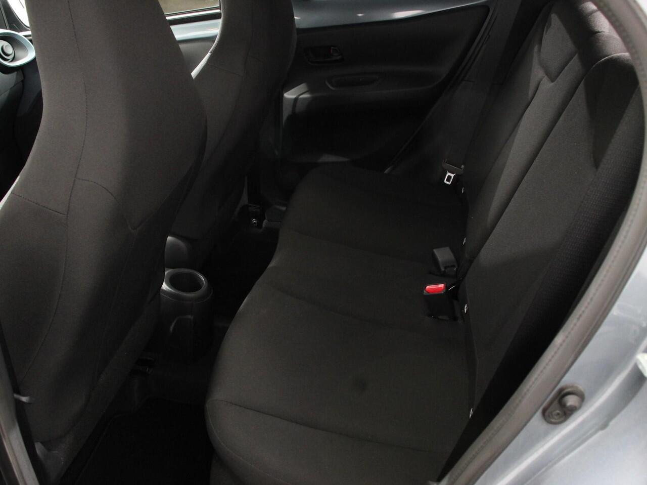 Toyota AYGO X 1.0 VVT-i S-CVT Automaat Trend | Navigatie | Apple Carplay/Android Auto | Climate Control | Cruise Control Adaptive | 17"Lichtmetalen velgen | Camera