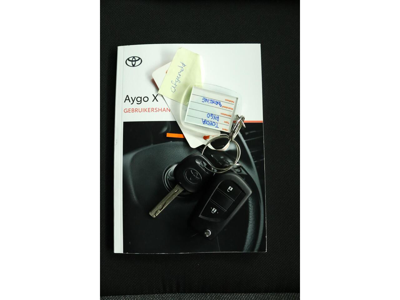 Toyota AYGO X 1.0 VVT-i MT Play | Adaptive Cruise Control | Airco | Achteruitrijcamera | Apple Carplay | Android Auto |