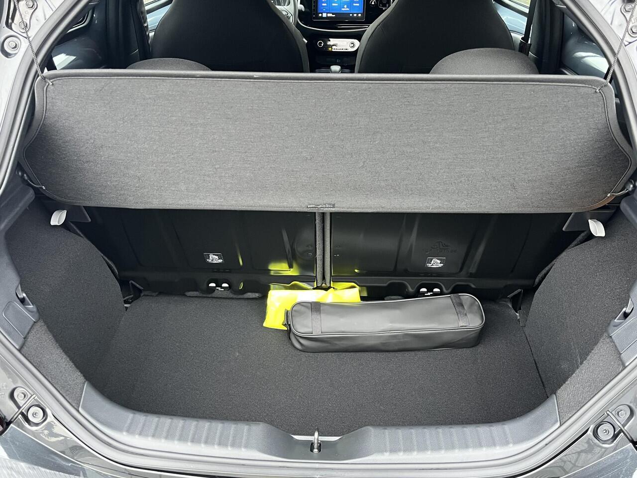 Toyota AYGO X 1.0 VVT-i S-CVT Pulse Automaat, NL-auto! Apple Carplay en/of Android auto Navigatie, LMV, LED, Privacy glass, Adaptieve cruise control