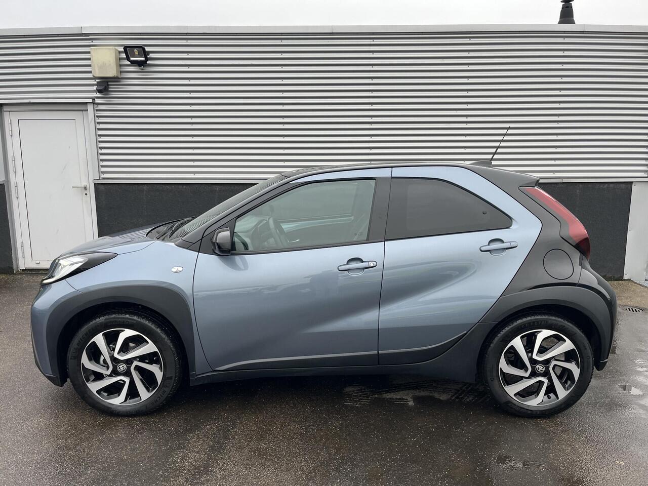 Toyota AYGO X 1.0 VVT-i S-CVT Pulse Automaat, NL-auto! Apple Carplay en/of Android auto Navigatie, LMV, LED, Privacy glass, Adaptieve cruise control