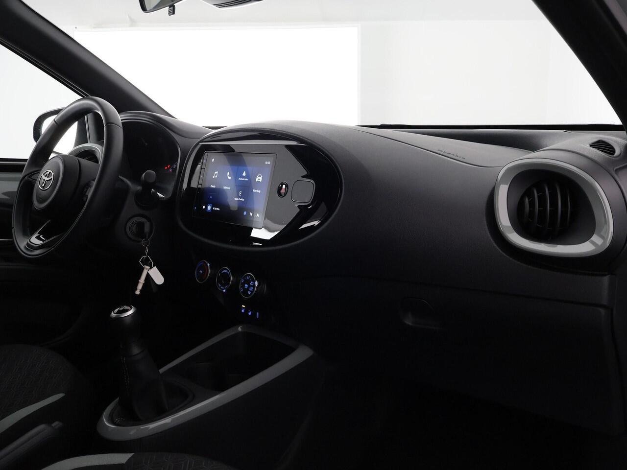 Toyota AYGO X 1.0 VVT-i PULSE PACK BI-TONE GARANTIE 3-2035! CARPLAY NAVI.STOELVERWARMING. ADAPTIVE CRUISE CONTROLL