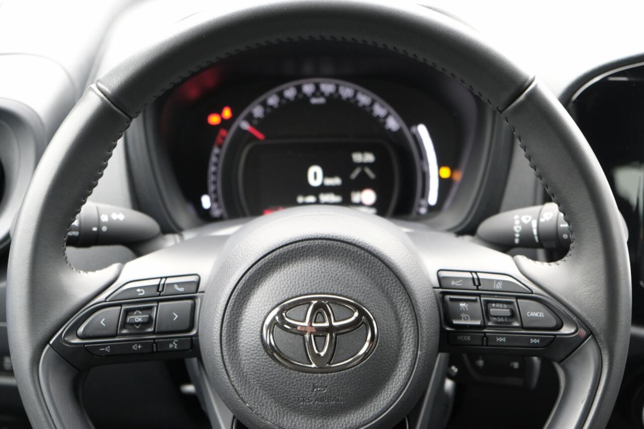 Toyota AYGO X 1.0 VVT-i 72PK MT Play | Achteruitrijcamera | Buitenspiegels ele