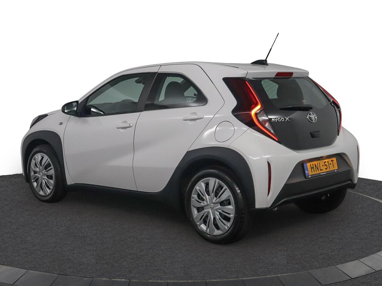Toyota AYGO X 1.0 VVT-i MT Play | Apple carplay & Android auto | Parkeer camera | Cruise control |