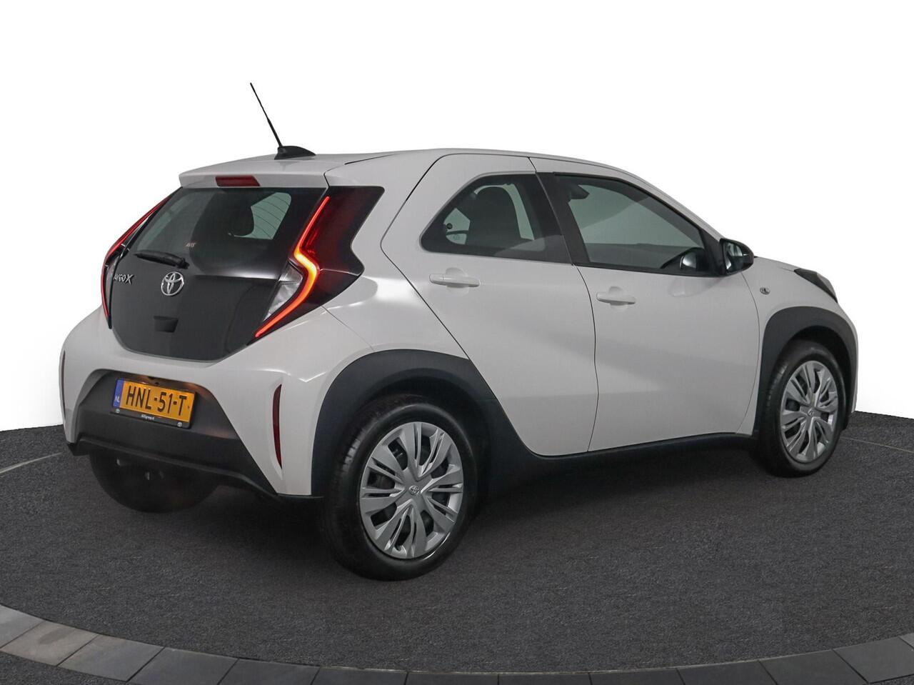 Toyota AYGO X 1.0 VVT-i MT Play | Apple carplay & Android auto | Parkeer camera | Cruise control |