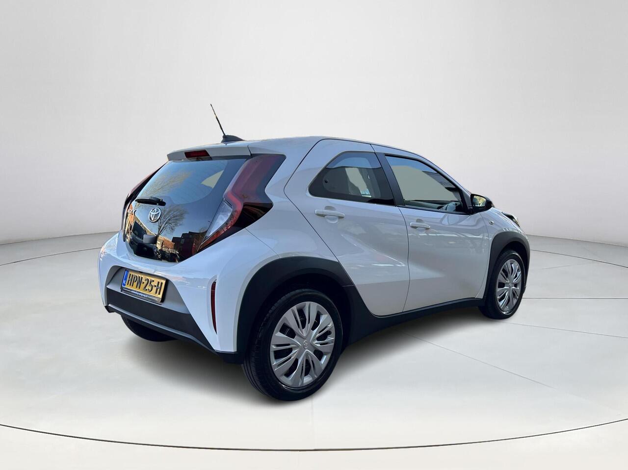 Toyota AYGO X 1.0 VVT-i MT Play
