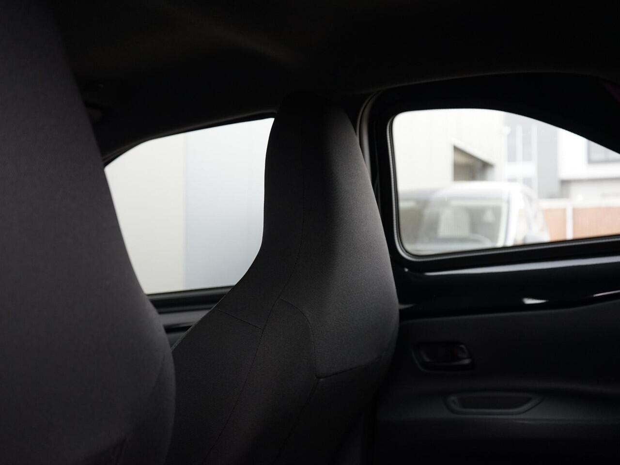 Toyota AYGO X 1.0-l-VVT-i Business Dealeronderh. / Smartphone Integratie / DAB radio / Achteruitrijcamera / Keyless Entry