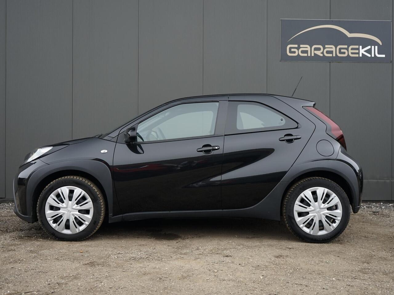 Toyota AYGO X 1.0-l-VVT-i Business Dealeronderh. / Smartphone Integratie / DAB radio / Achteruitrijcamera / Keyless Entry