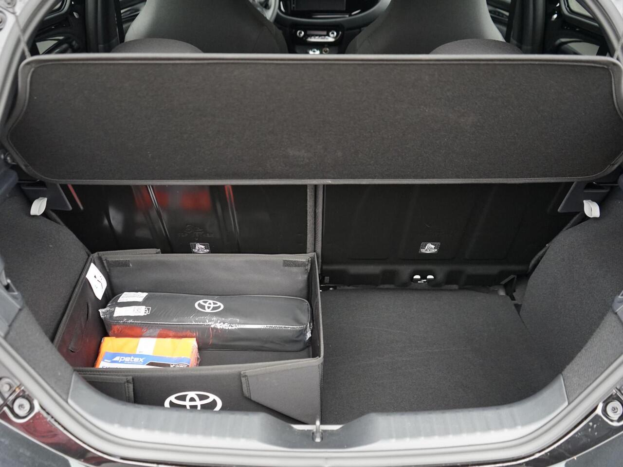 Toyota AYGO X 1.0-l-VVT-i Business Dealeronderh. / Smartphone Integratie / DAB radio / Achteruitrijcamera / Keyless Entry