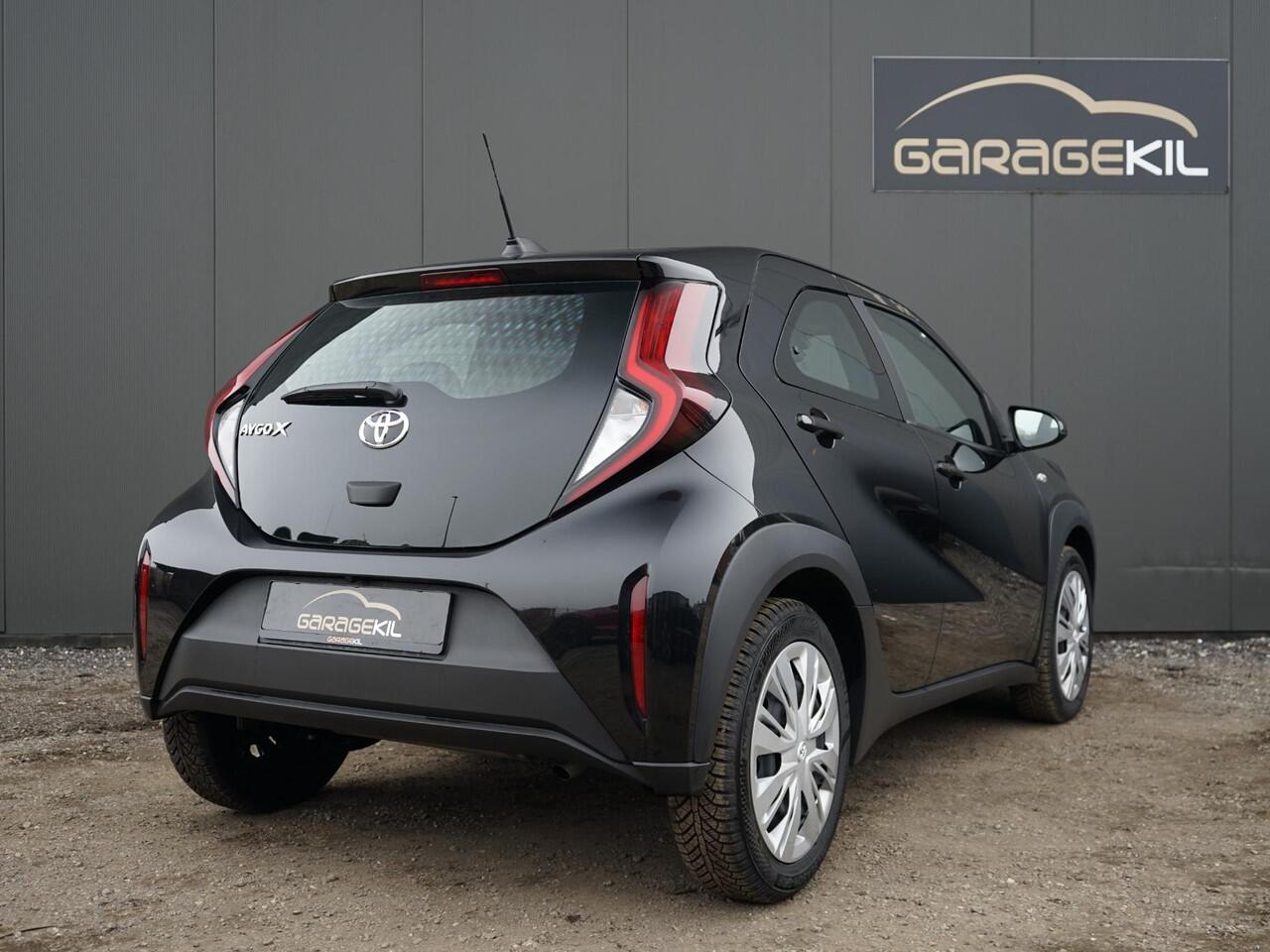 Toyota AYGO X 1.0-l-VVT-i Business Dealeronderh. / Smartphone Integratie / DAB radio / Achteruitrijcamera / Keyless Entry