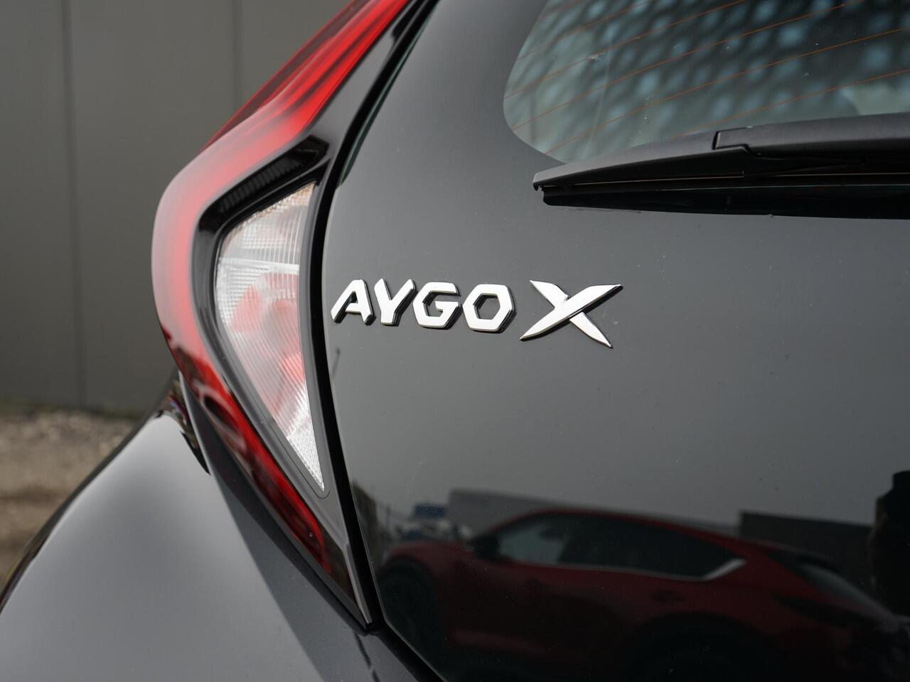 Toyota AYGO X 1.0-l-VVT-i Business Dealeronderh. / Smartphone Integratie / DAB radio / Achteruitrijcamera / Keyless Entry