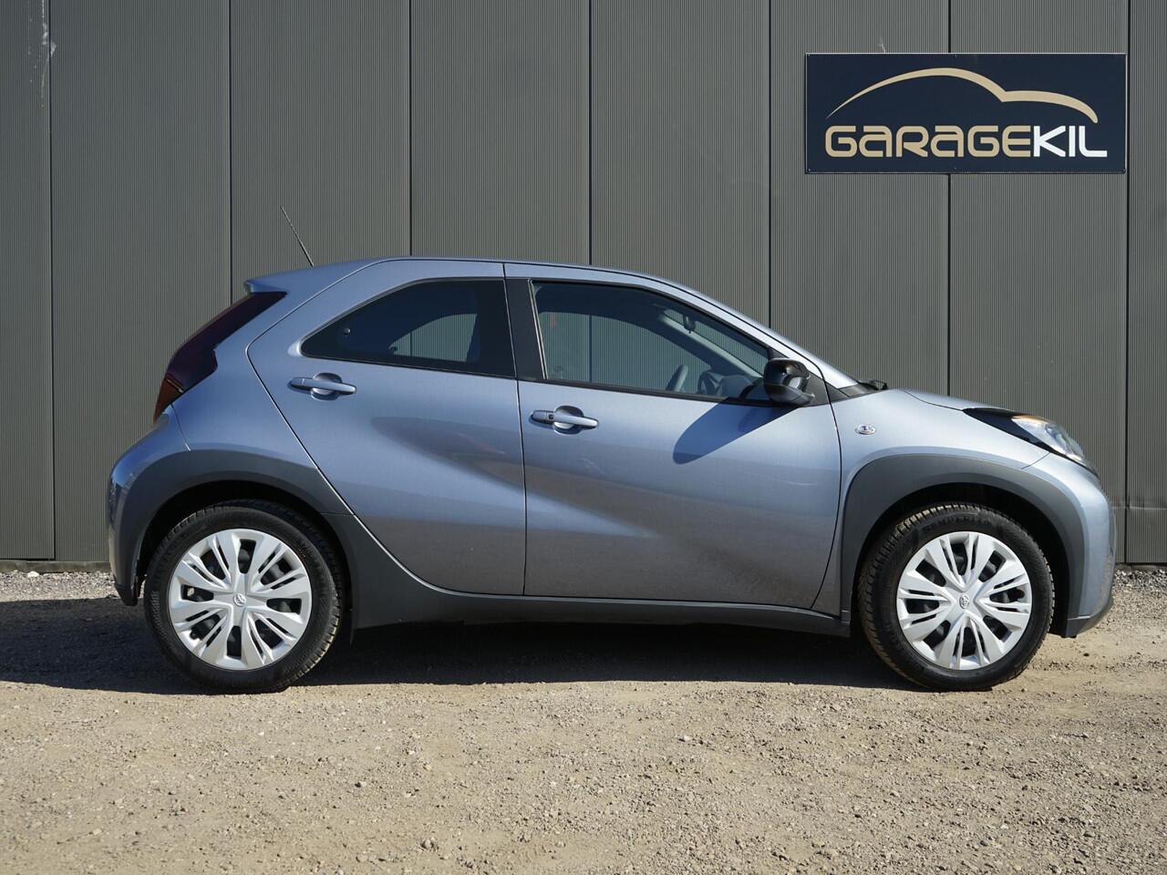 Toyota AYGO X 1.0-l-VVT-i Business Dealeronderh. / Smartphone Integratie / DAB radio / Achteruitrijcamera / Keyless Entry