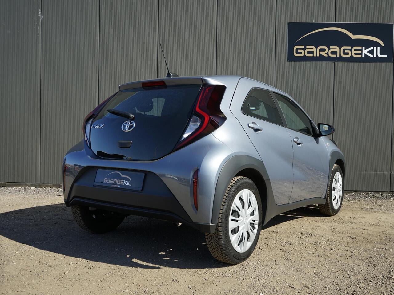 Toyota AYGO X 1.0-l-VVT-i Business Dealeronderh. / Smartphone Integratie / DAB radio / Achteruitrijcamera / Keyless Entry