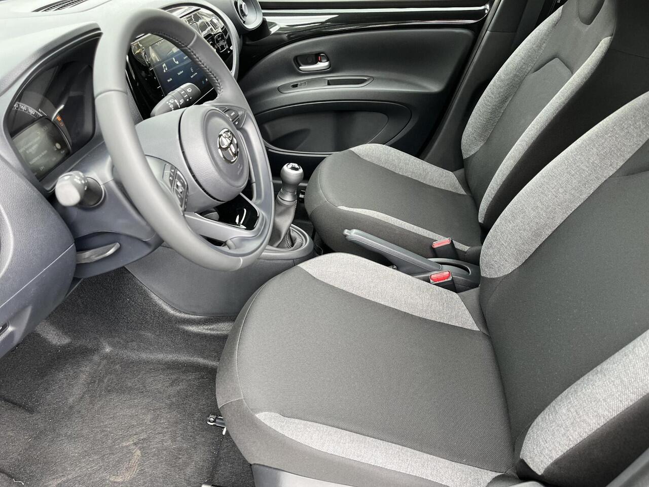 Toyota AYGO X 1.0 VVT-i MT Play | Airconditioning | Carplay | Parkeercamera | Adaptive cruise control |